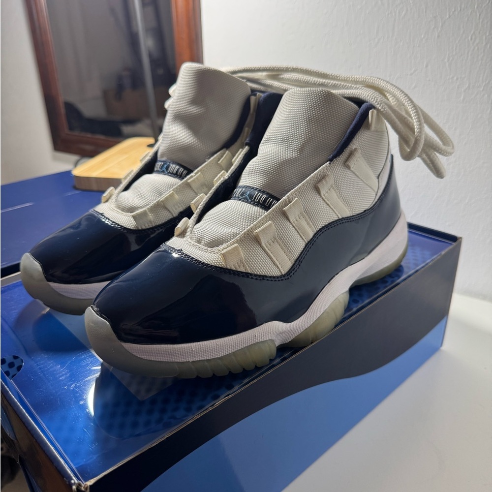Size 8.5 - Jordan 11 Retro High Win Like '82 ORIGINAL BOX - Picture 2 of 6
